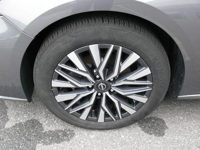 2025 Nissan Altima 2.5 SV — photo