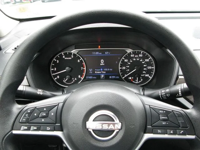 2025 Nissan Altima 2.5 SV — photo