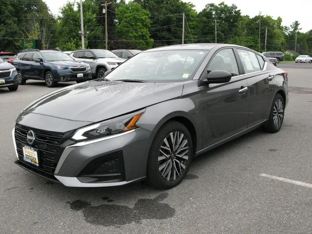 2025 Nissan Altima 2.5 SV — photo