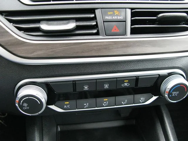 2025 Nissan Altima 2.5 SV — photo