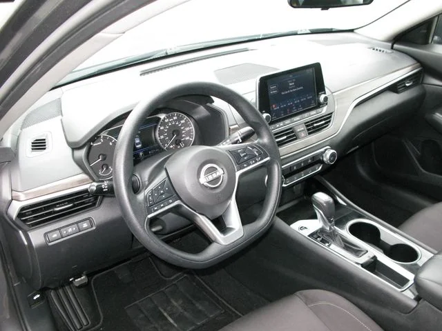 2024 Nissan Altima 2.5 SV — photo