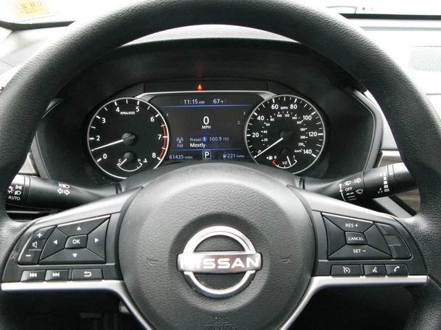 2024 Nissan Altima 2.5 SV — photo