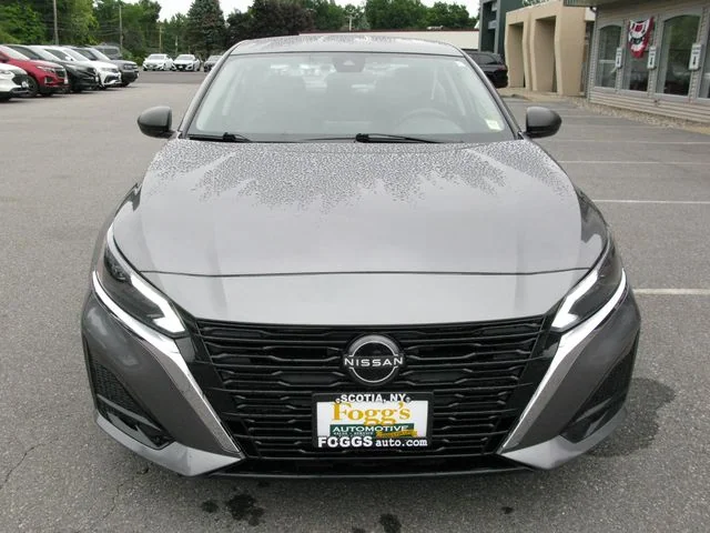 2024 Nissan Altima 2.5 SV — photo