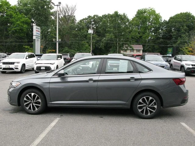 2024 Volkswagen Jetta S — photo