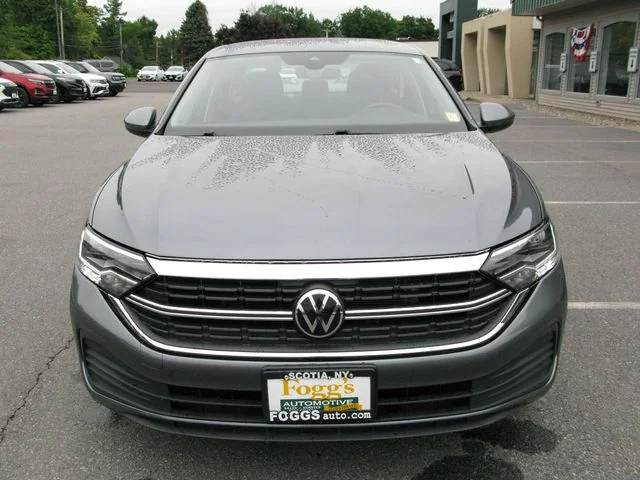 2024 Volkswagen Jetta S — photo