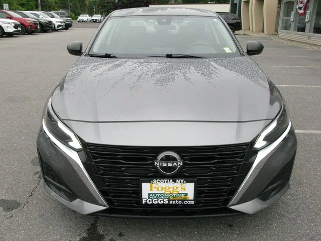2024 Nissan Altima 2.5 SV — photo