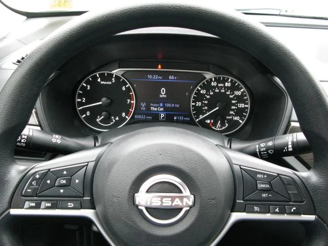 2024 Nissan Altima 2.5 SV — photo