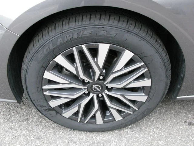 2024 Nissan Altima 2.5 SV — photo
