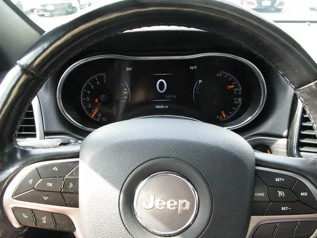 2020 Jeep Grand Cherokee Altitude — photo