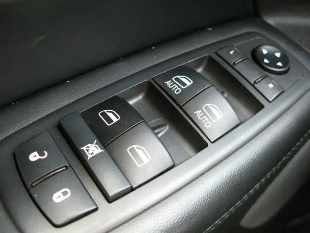 2020 Jeep Grand Cherokee Altitude — photo