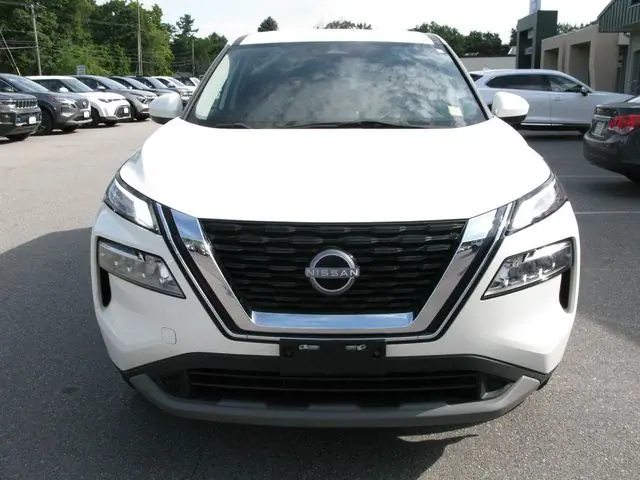 2023 Nissan Rogue SV — photo