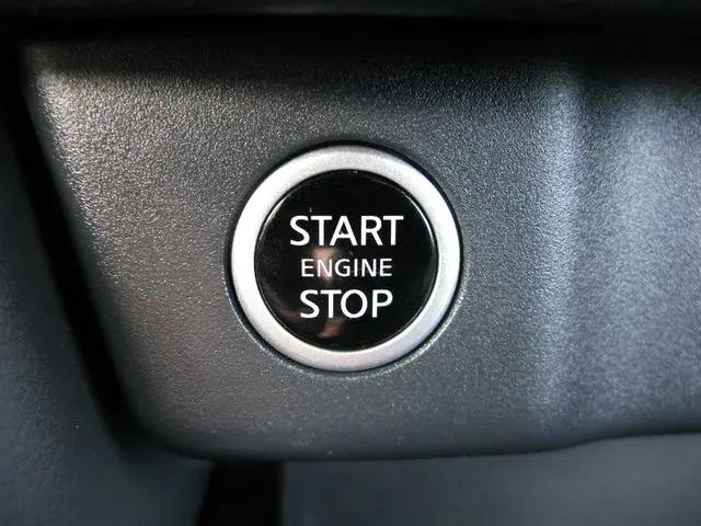 2023 Nissan Rogue SV — photo