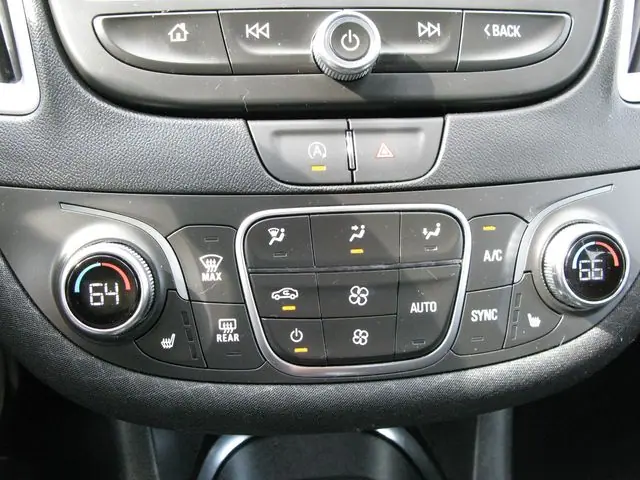 2024 Chevrolet Malibu LT — photo