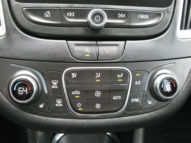 2024 Chevrolet Malibu LT — photo