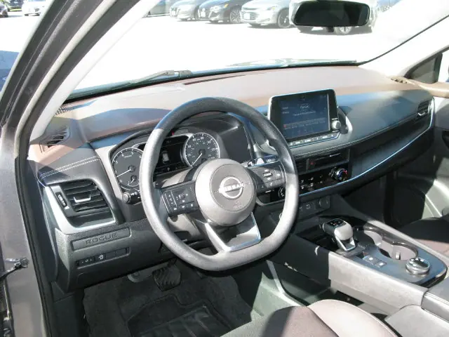 2023 Nissan Rogue S — photo