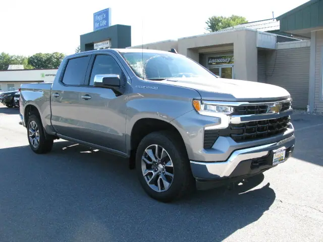 2024 Chevrolet Silverado 1500 LT — photo