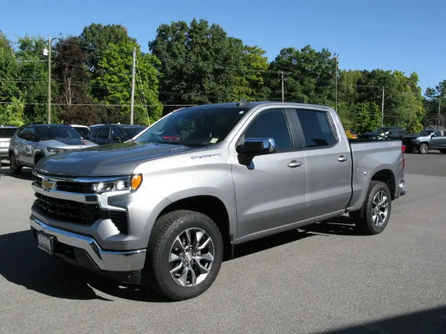 2024 Chevrolet Silverado 1500 LT — photo