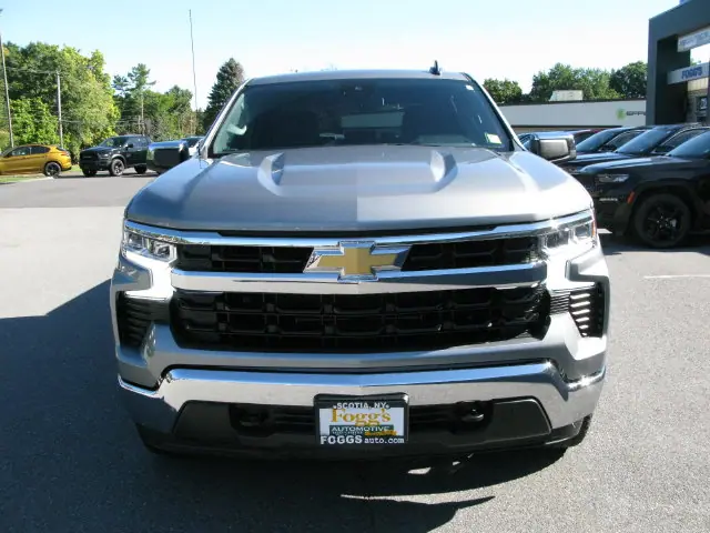 2024 Chevrolet Silverado 1500 LT — photo