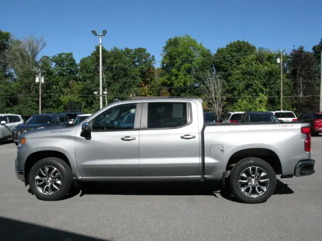 2024 Chevrolet Silverado 1500 LT — photo