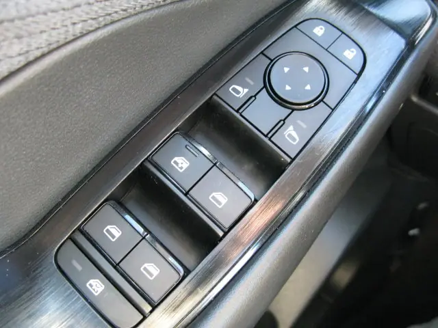 2023 Nissan Rogue S — photo