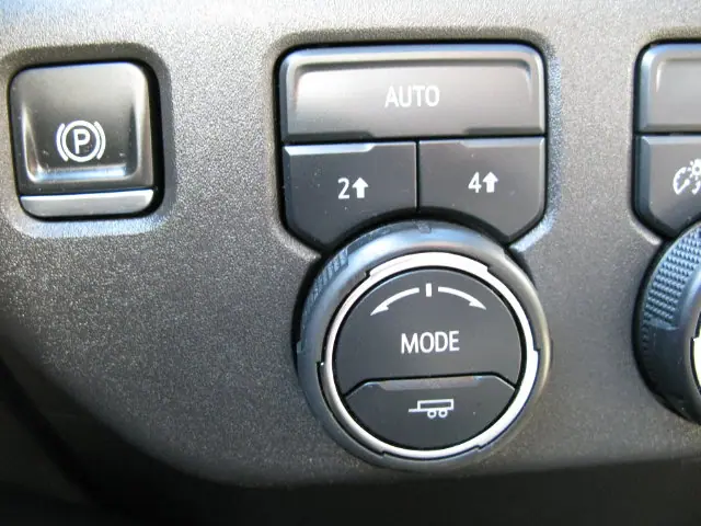 2024 Chevrolet Silverado 1500 LT — photo