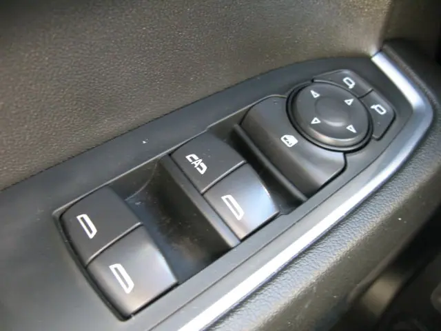2024 Chevrolet Silverado 1500 LT — photo