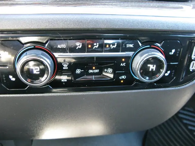 2024 Chevrolet Silverado 1500 LT — photo
