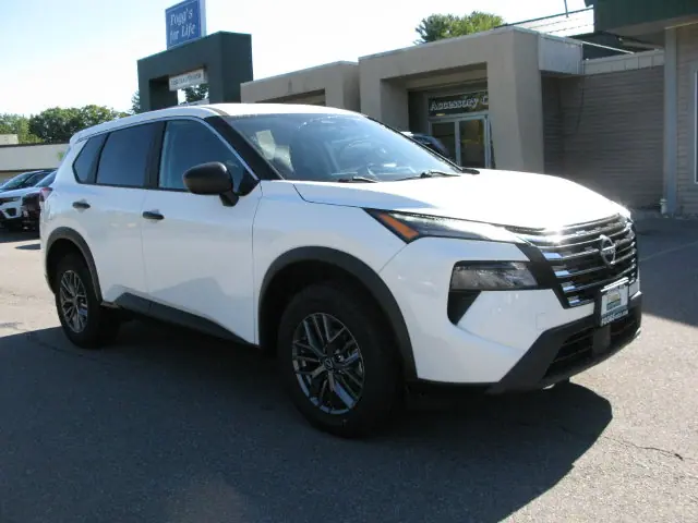 2024 Nissan Rogue S — photo