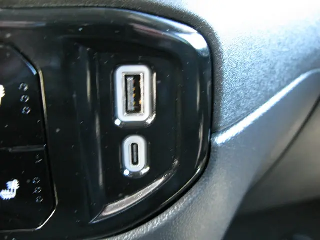 2024 Chevrolet Silverado 1500 LT — photo