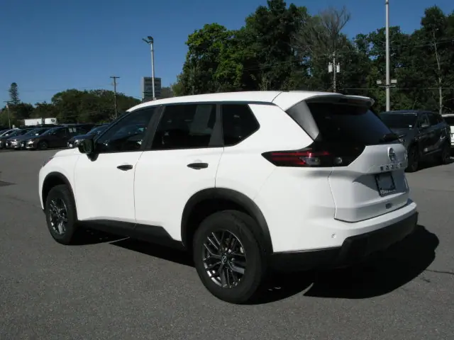 2024 Nissan Rogue S — photo