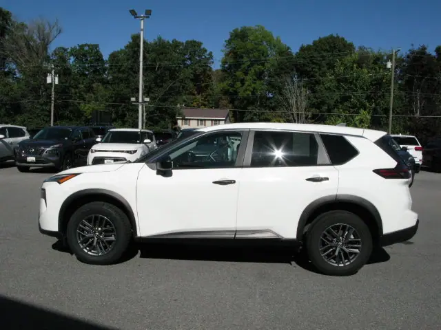 2024 Nissan Rogue S — photo