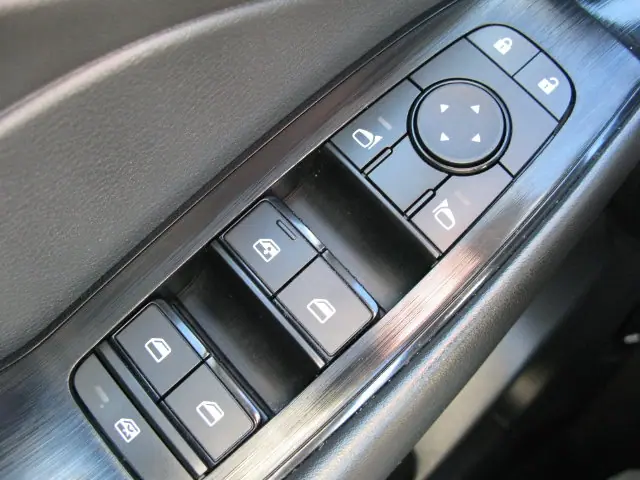 2024 Nissan Rogue S — photo