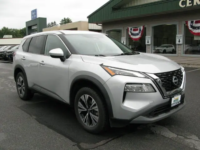 2023 Nissan Rogue SV — photo