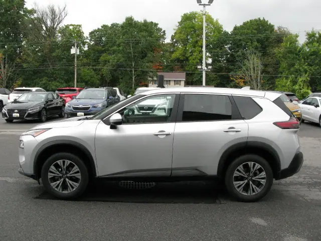 2023 Nissan Rogue SV — photo