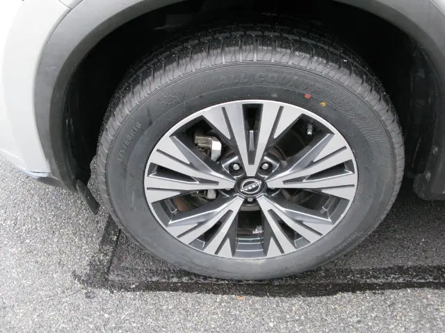 2023 Nissan Rogue SV — photo