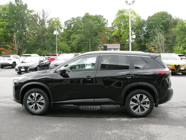 2023 Nissan Rogue SV — photo