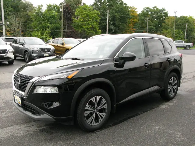 2023 Nissan Rogue SV — photo
