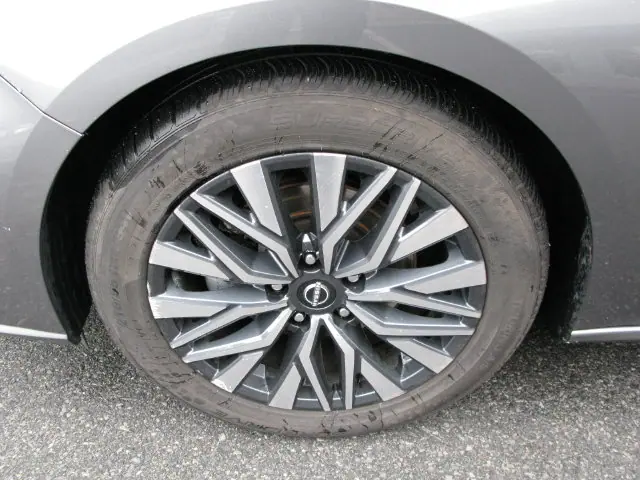 2024 Nissan Altima 2.5 SV — photo