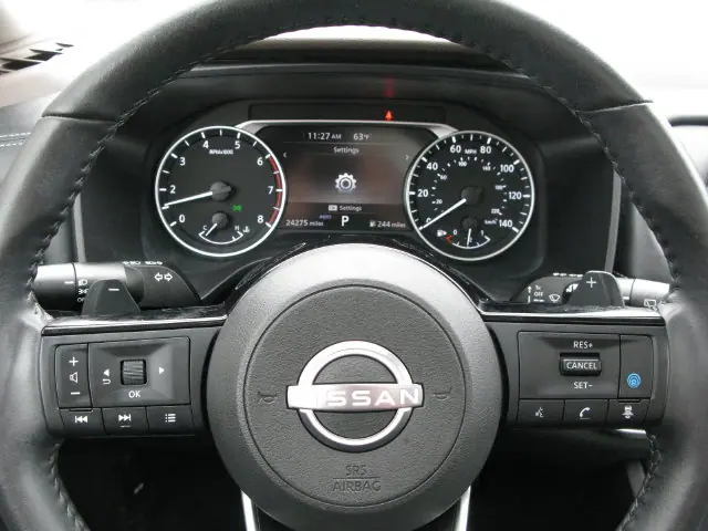 2023 Nissan Rogue SV — photo
