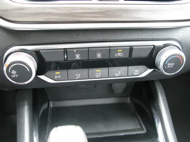 2024 Nissan Altima 2.5 SV — photo