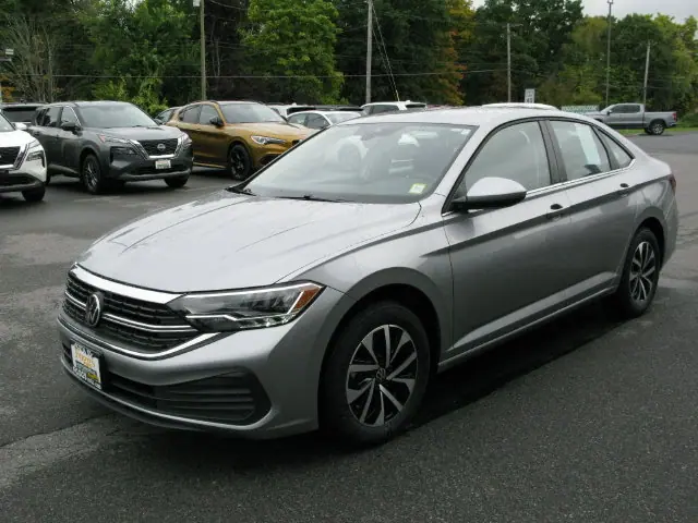 2024 Volkswagen Jetta S — photo