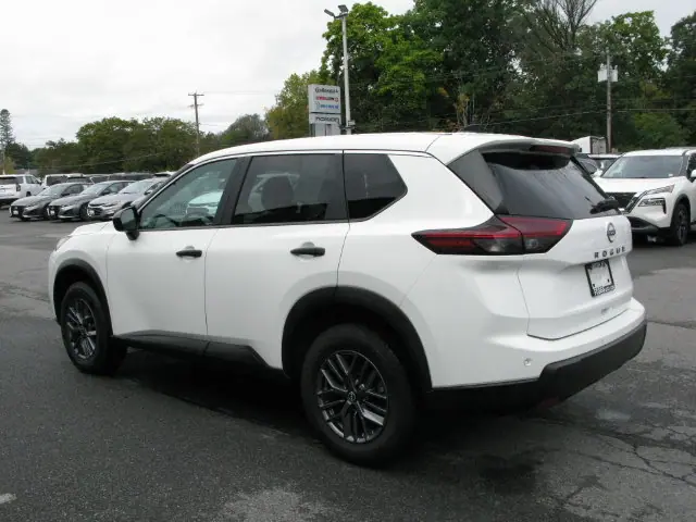 2024 Nissan Rogue S — photo