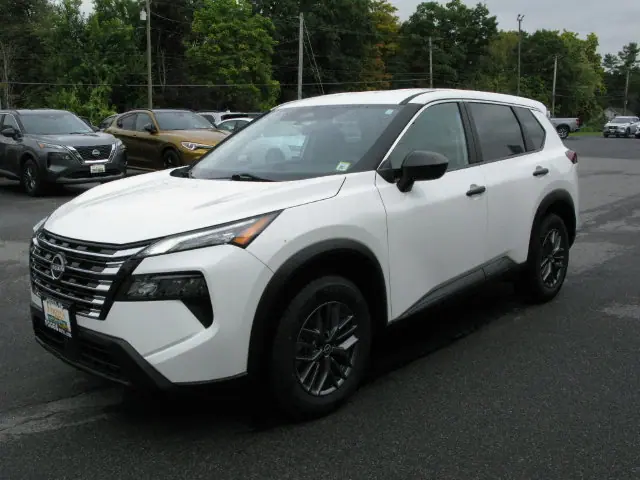 2024 Nissan Rogue S — photo