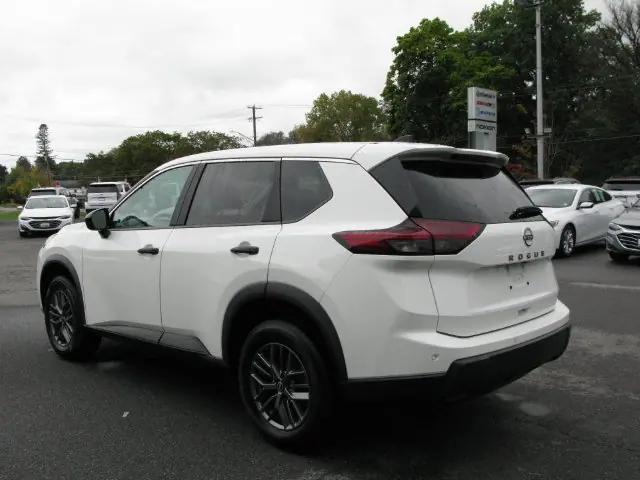 2024 Nissan Rogue S — photo