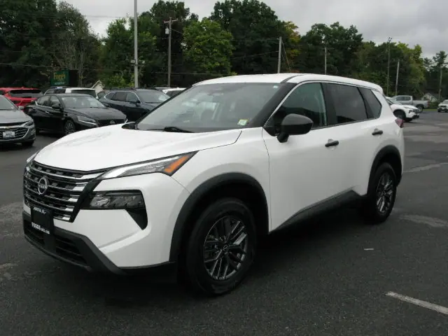 2024 Nissan Rogue S — photo