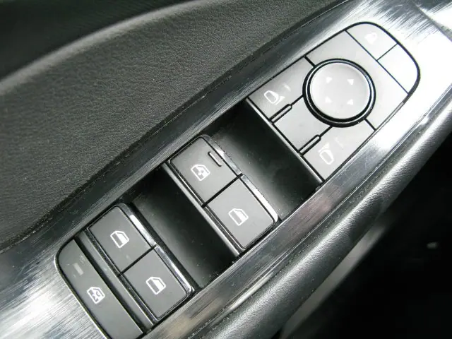 2024 Nissan Rogue S — photo