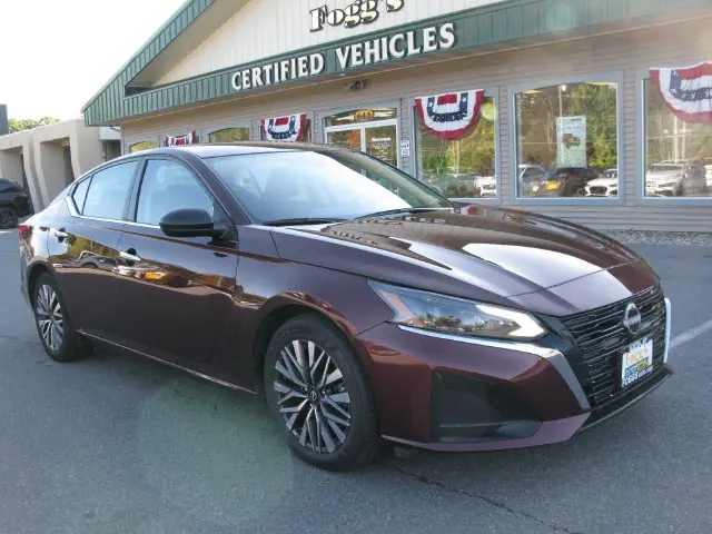 2024 Nissan Altima 2.5 SV — photo