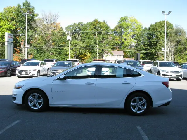 2024 Chevrolet Malibu LT — photo