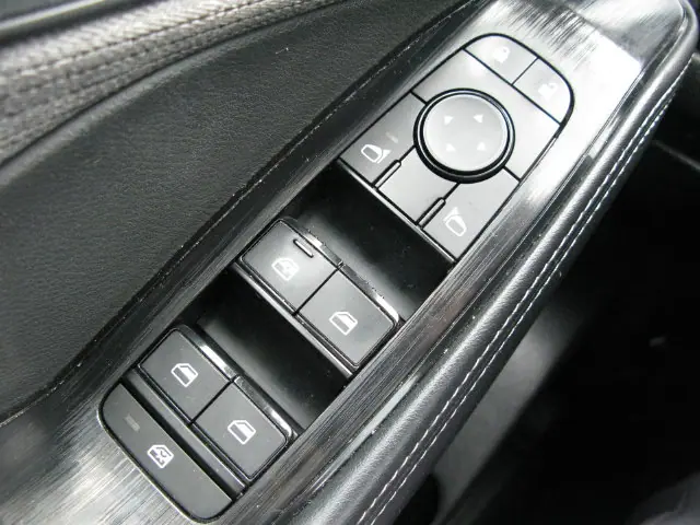 2023 Nissan Rogue SV — photo