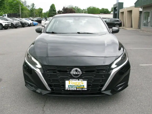 2024 Nissan Altima 2.5 SV — photo